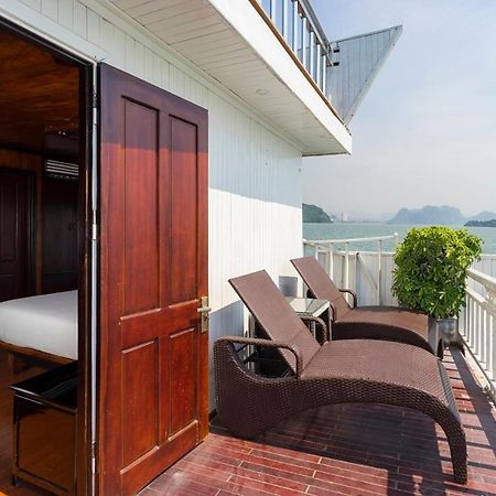 Garden Bay Premium Cruise Hotel Hạ Long-öböl Kültér fotó