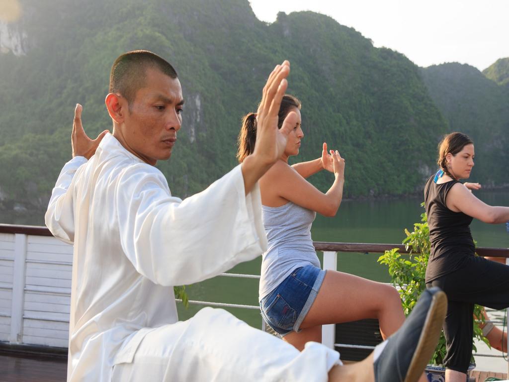 Garden Bay Premium Cruise Hotel Hạ Long-öböl Kültér fotó