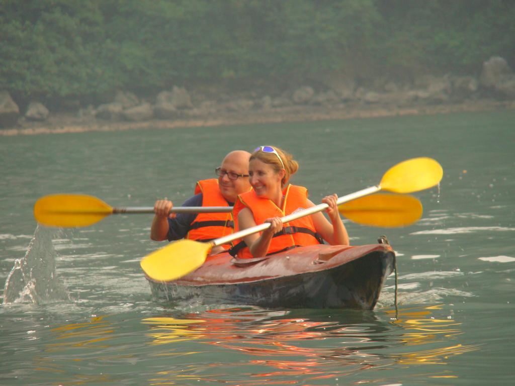 Garden Bay Premium Cruise Hotel Hạ Long-öböl Kültér fotó