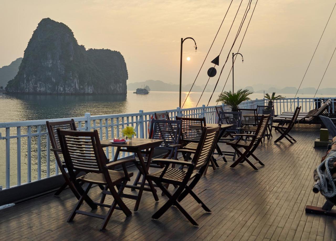 Garden Bay Premium Cruise Hotel Hạ Long-öböl Kültér fotó